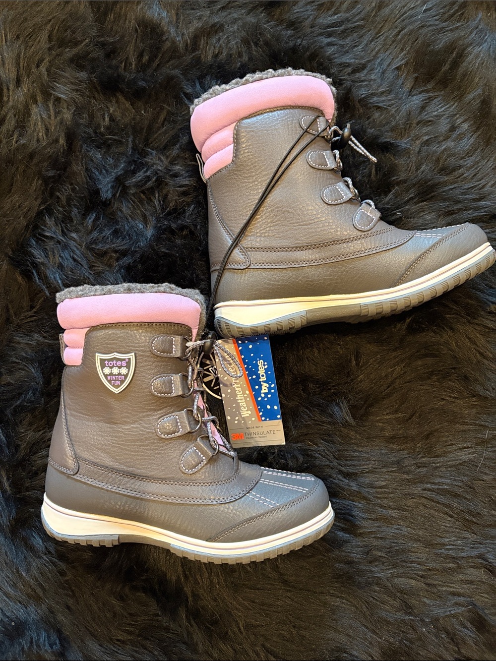 totes Gray Girls winter boots made with 3M Thinsulate